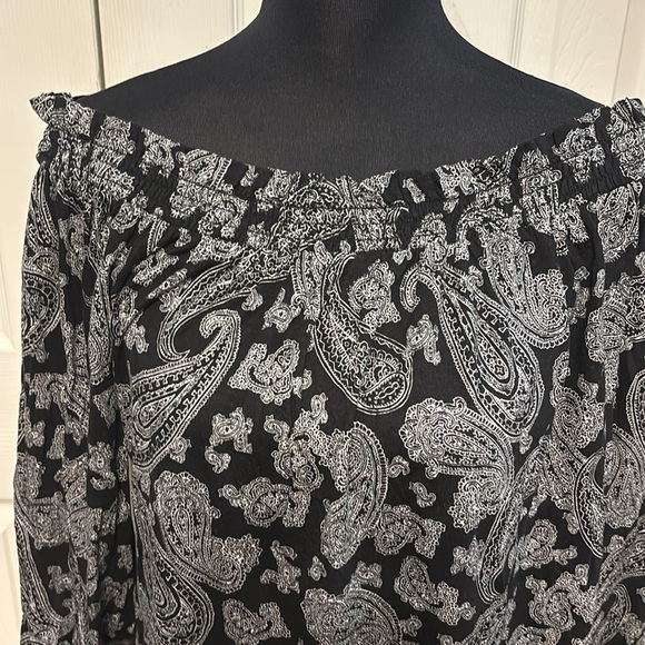 MICHAEL Michael Kors Paisley Print Off-The-Shoulder Top - Picture 3 of 10